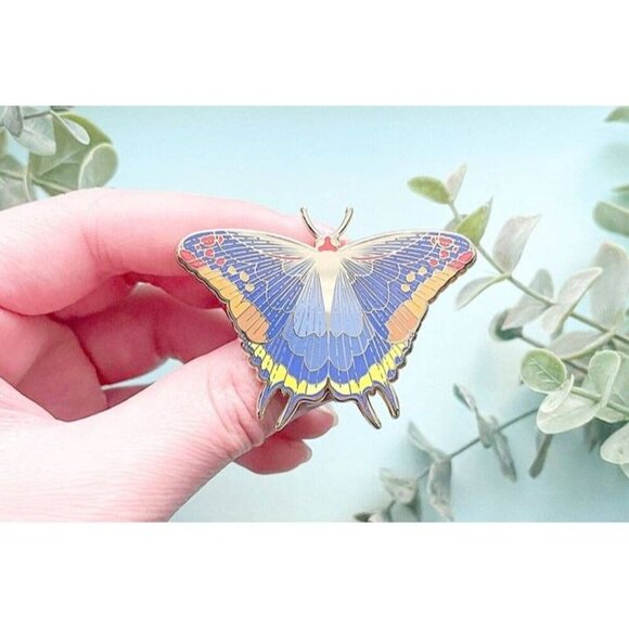 Two-Tailed Pasha Butterfly Enamel Pin - Gold Plated Nature‎ & Insect Jewelry - Picture 5 of 9